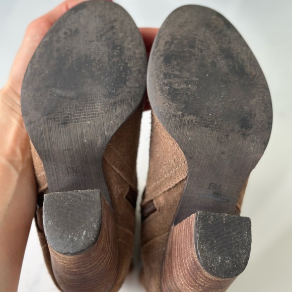 GUESS Boots Women's Tan Brown Western Suede Ankle Booties Cowgirl 6 - Picture 11 of 11